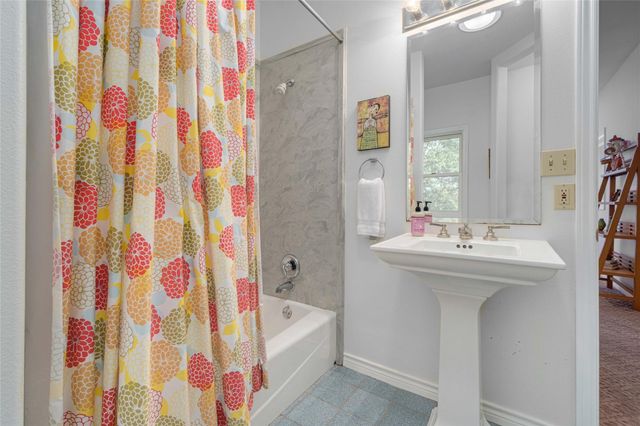 2102 Paisano RD, Austin, TX 78746