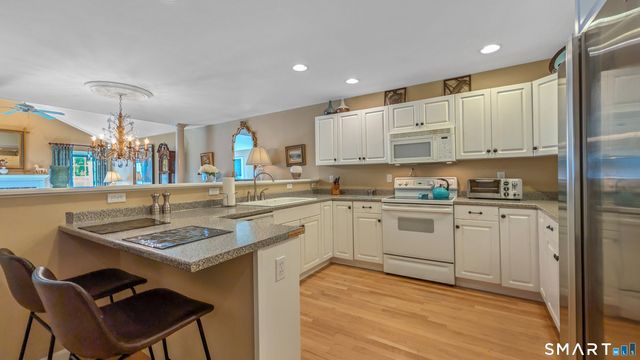 123 Louis Hill Road 123, Newtown, CT 06482