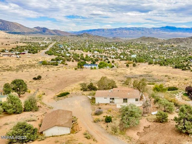 1211 Slate Road, Topaz Ranch Estates, NV 89444