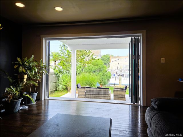 2706 Peconic Avenue, Seaford, NY 11783