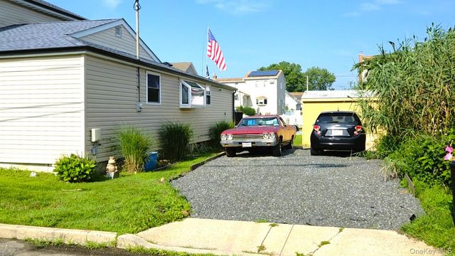 2706 Peconic Avenue, Seaford, NY 11783