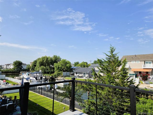 2706 Peconic Avenue, Seaford, NY 11783
