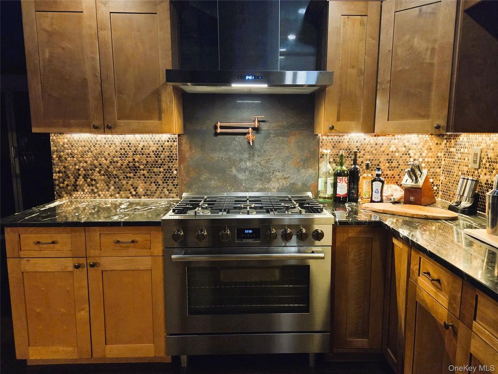 2706 Peconic Avenue, Seaford, NY 11783 — photo 3