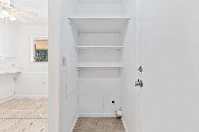 766 Meadowlark Ave, Los Banos, CA 93635