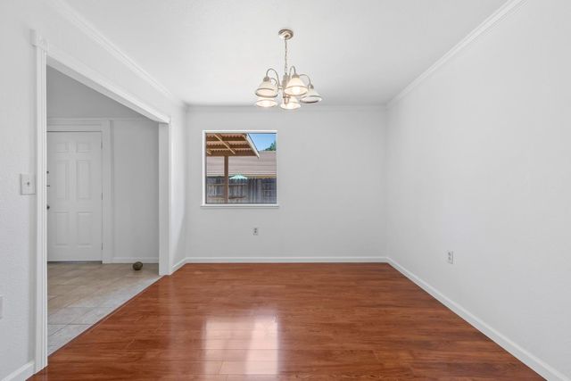 766 Meadowlark Ave, Los Banos, CA 93635