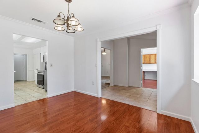 766 Meadowlark Ave, Los Banos, CA 93635