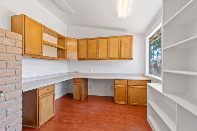 766 Meadowlark Ave, Los Banos, CA 93635