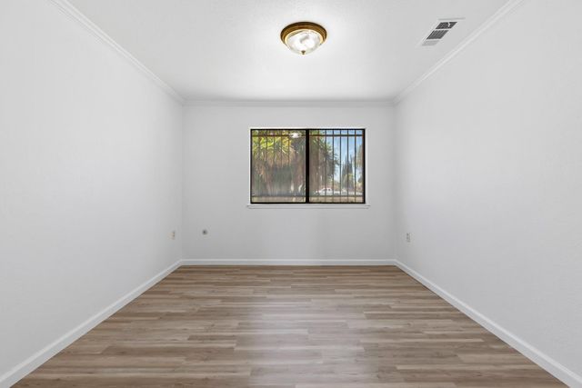 766 Meadowlark Ave, Los Banos, CA 93635