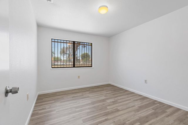 766 Meadowlark Ave, Los Banos, CA 93635