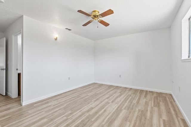 766 Meadowlark Ave, Los Banos, CA 93635