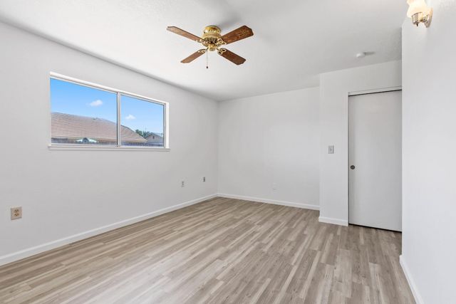 766 Meadowlark Ave, Los Banos, CA 93635