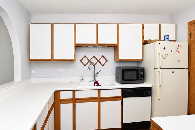 501 Leah Lane 1A, Woodstock, IL 60098