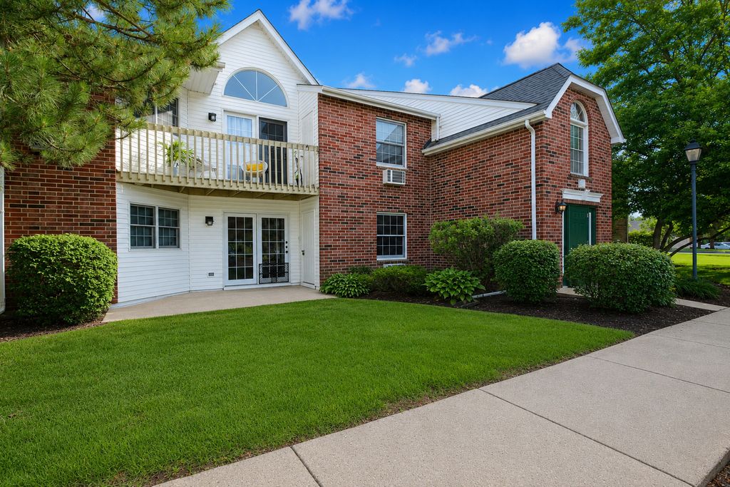501 Leah Lane 1A, Woodstock, IL 60098