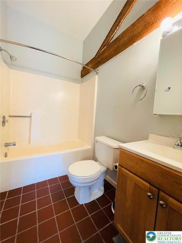 101 Race Street 205, Catasauqua Boro, PA 18032
