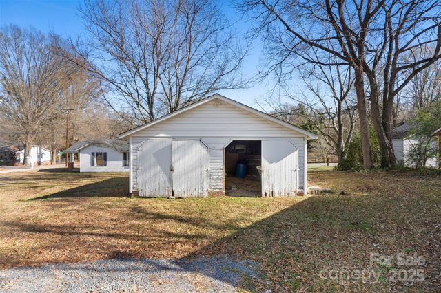 905 W 8th Street, Kannapolis, NC 28081