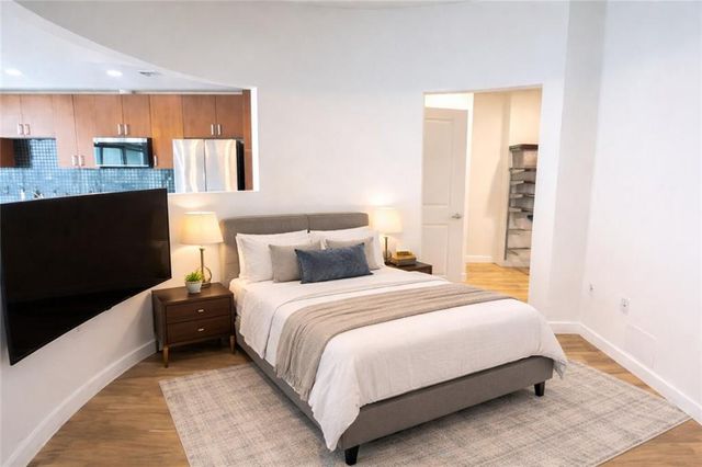943 Peachtree Street NE 1304, Atlanta, GA 30309
