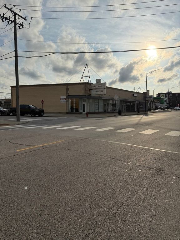 7133-7143 W Higgins Avenue, Chicago, IL 60656