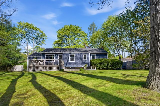 123 Foxdale Lane, Port Jefferson, NY 11777