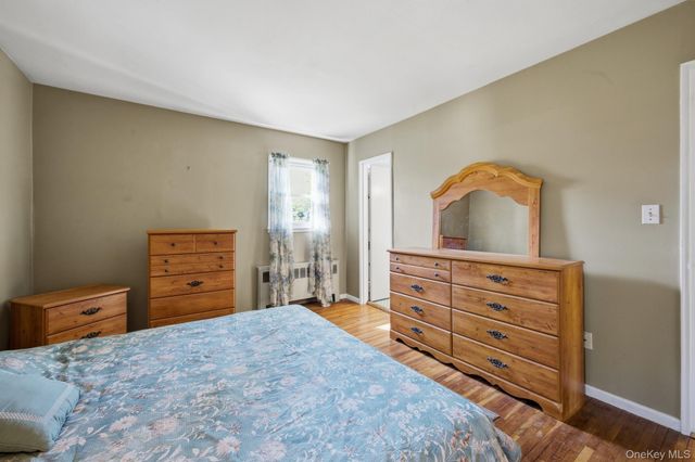 123 Foxdale Lane, Port Jefferson, NY 11777