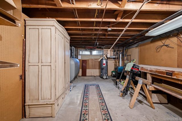 123 Foxdale Lane, Port Jefferson, NY 11777