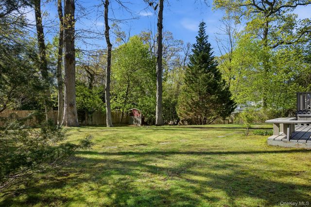 123 Foxdale Lane, Port Jefferson, NY 11777