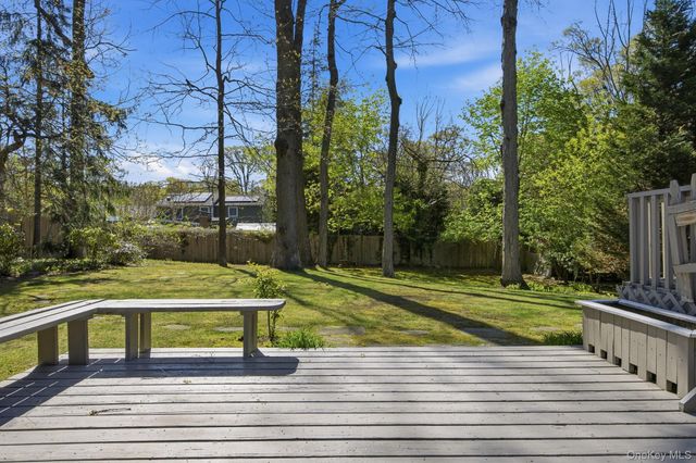 123 Foxdale Lane, Port Jefferson, NY 11777