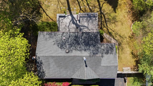 123 Foxdale Lane, Port Jefferson, NY 11777