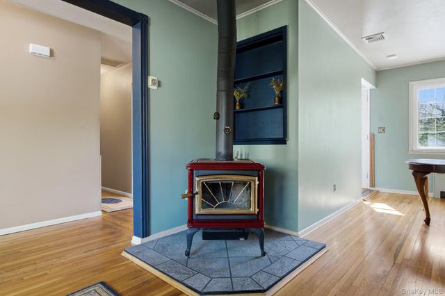 123 Foxdale Lane, Port Jefferson, NY 11777