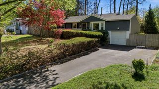 123 Foxdale Lane, Port Jefferson, NY 11777