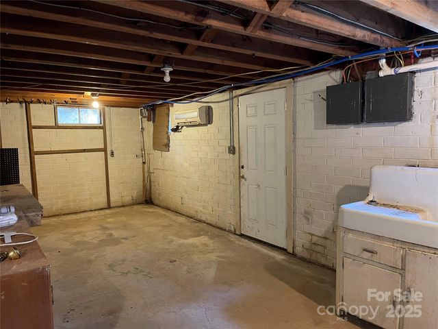 8725 Bringle Ferry Road, Salisbury, NC 28146