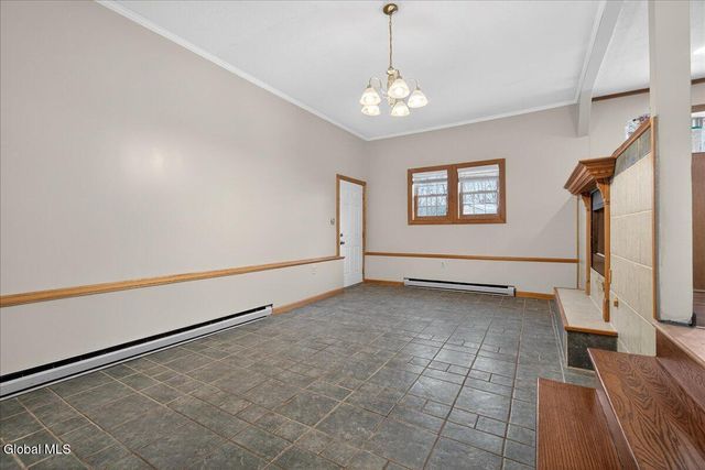 31 Amelia Drive, Colonie, NY 12309