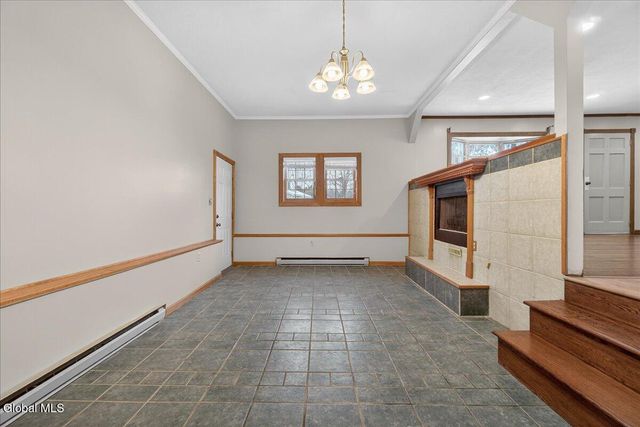 31 Amelia Drive, Colonie, NY 12309