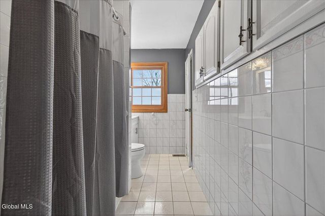 31 Amelia Drive, Colonie, NY 12309