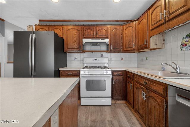 31 Amelia Drive, Colonie, NY 12309