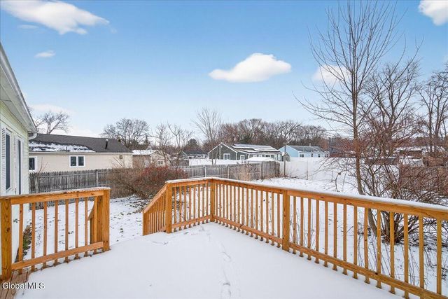 31 Amelia Drive, Colonie, NY 12309