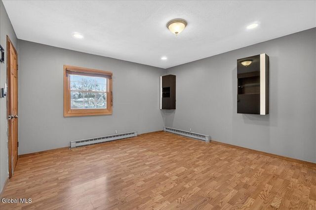 31 Amelia Drive, Colonie, NY 12309