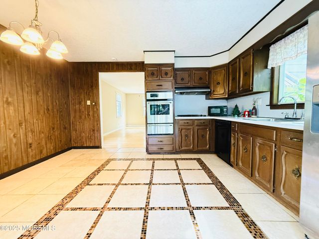 115 Edison Road, Cherry Hill, NJ 08034