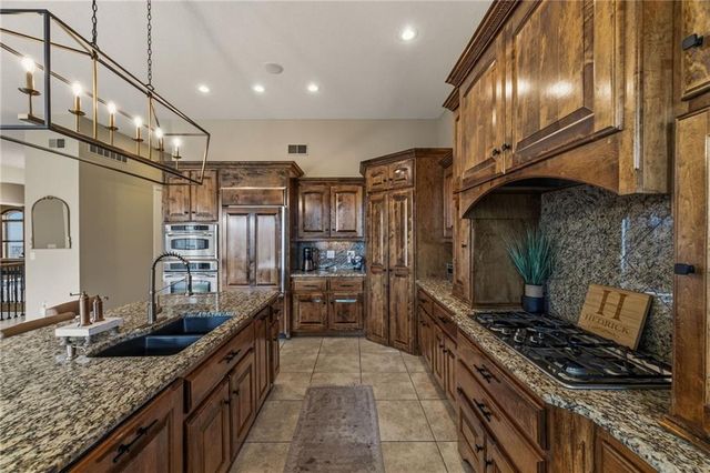 4900 SW Marguerite Street, Blue Springs, MO 64015