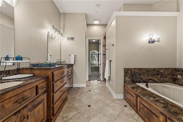 4900 SW Marguerite Street, Blue Springs, MO 64015