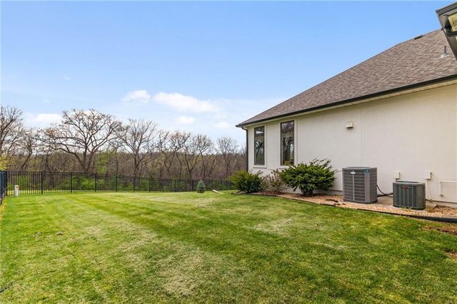4900 SW Marguerite Street, Blue Springs, MO 64015