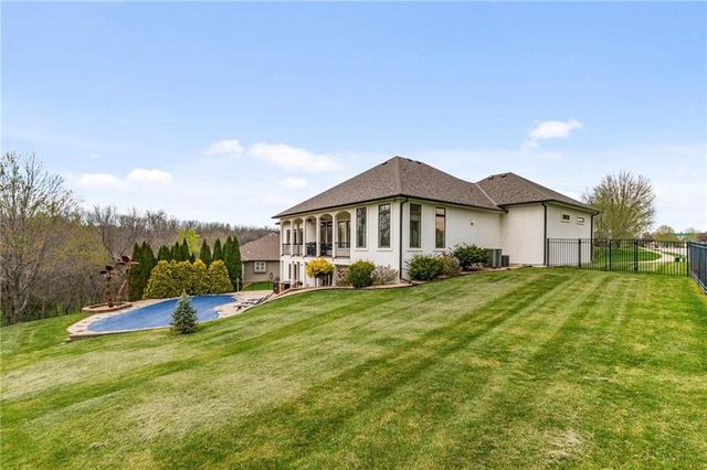 4900 SW Marguerite Street, Blue Springs, MO 64015