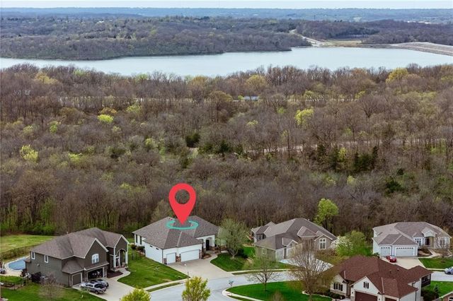 4900 SW Marguerite Street, Blue Springs, MO 64015
