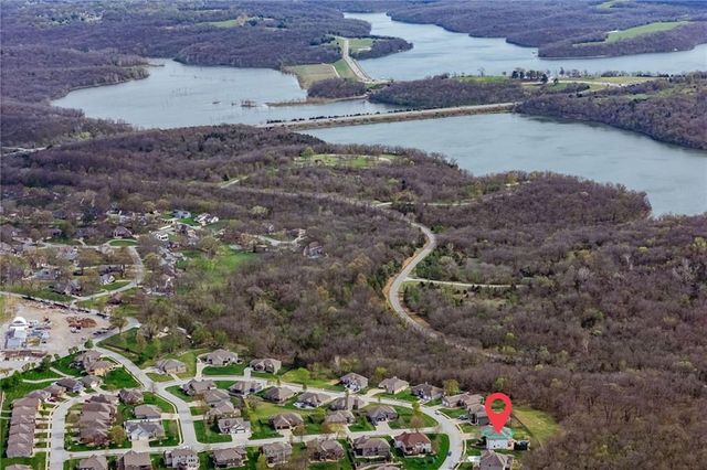 4900 SW Marguerite Street, Blue Springs, MO 64015