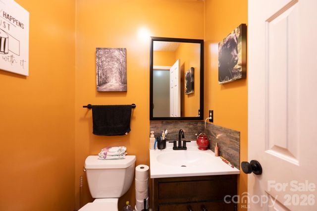 3229 15th Avenue NE, Conover, NC 28613