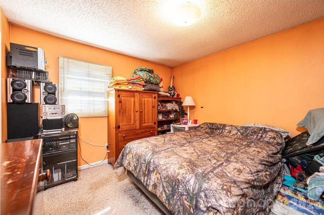 3229 15th Avenue NE, Conover, NC 28613