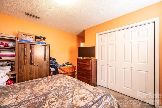 3229 15th Avenue NE, Conover, NC 28613