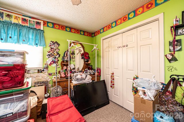 3229 15th Avenue NE, Conover, NC 28613