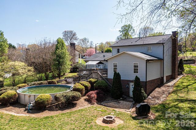 3229 15th Avenue NE, Conover, NC 28613