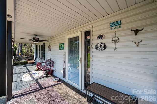 3229 15th Avenue NE, Conover, NC 28613