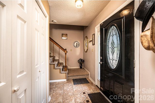 3229 15th Avenue NE, Conover, NC 28613